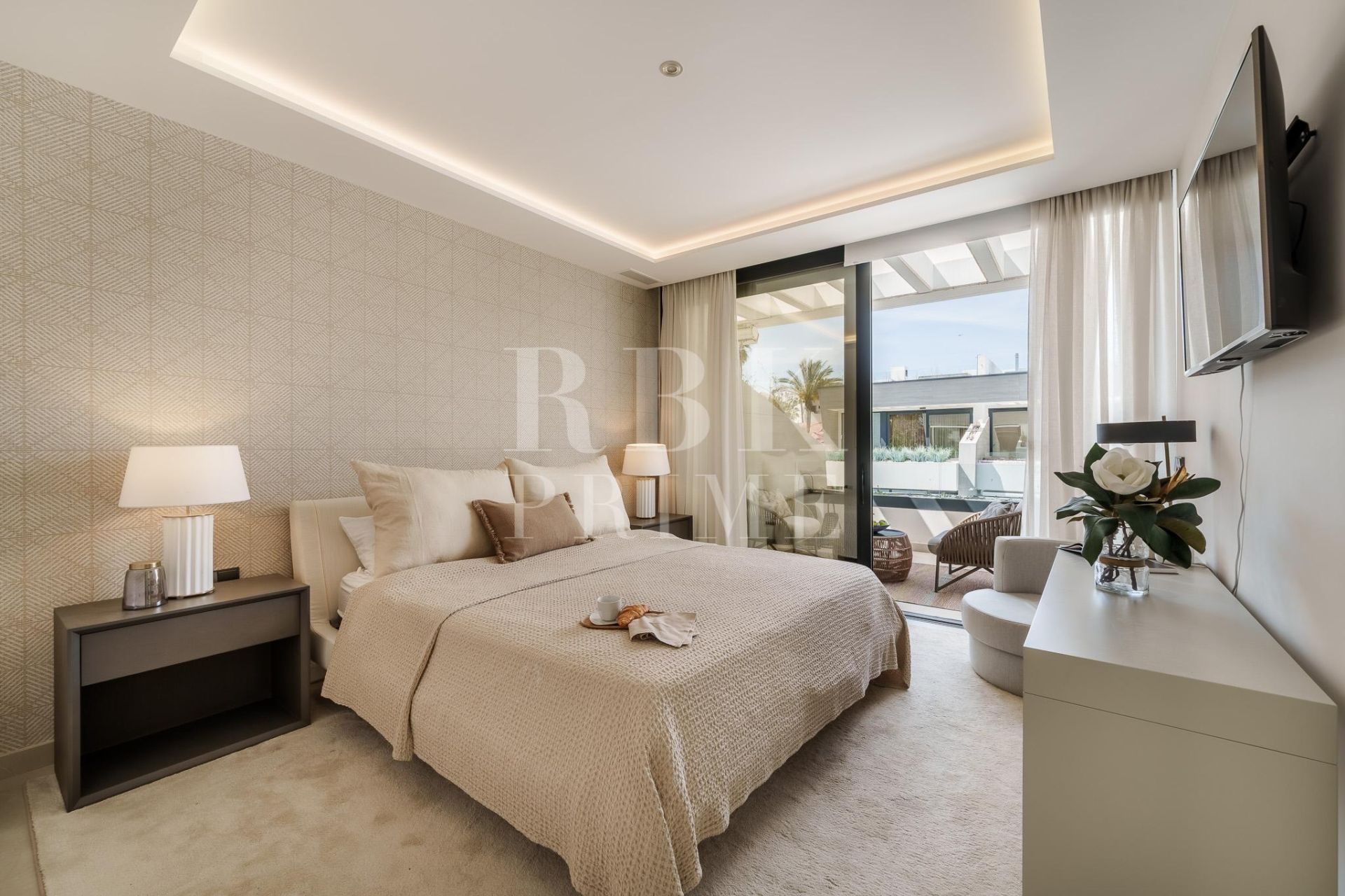 Available - Semi-detached house - Marbella - Costa del Sol