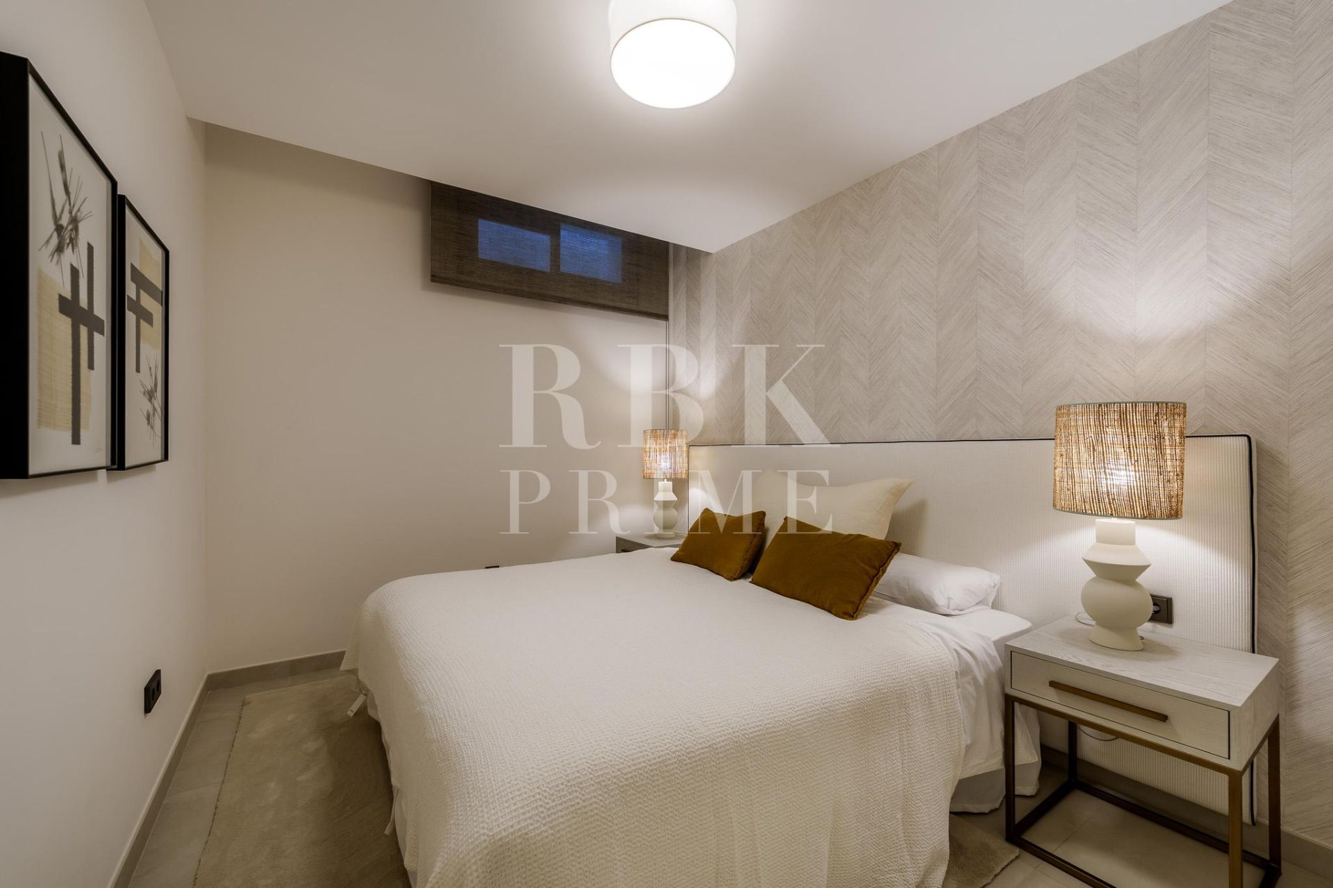 Available - Semi-detached house - Marbella - Costa del Sol