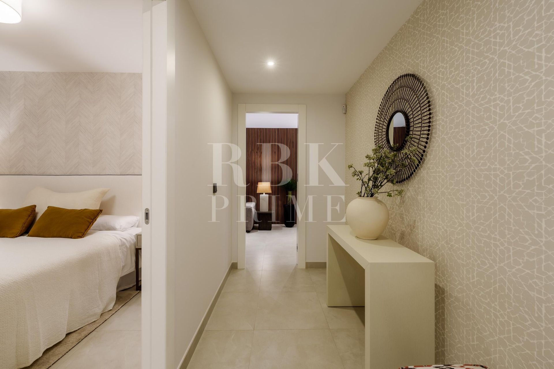Available - Semi-detached house - Marbella - Costa del Sol