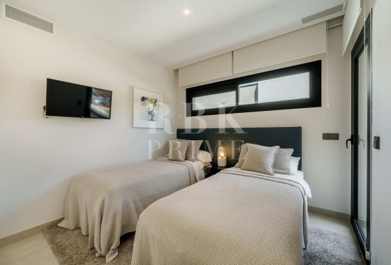 Available - Semi-detached house - Marbella - Costa del Sol