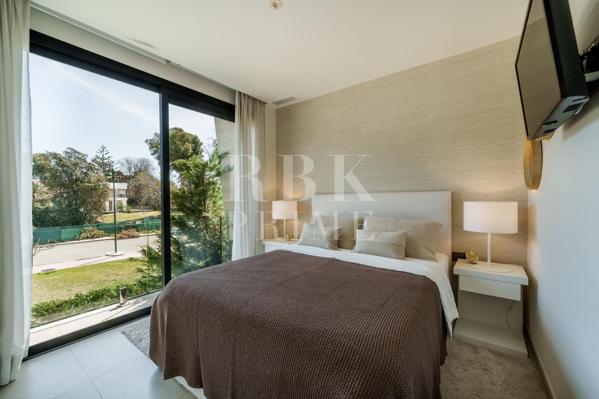 Available - Semi-detached house - Marbella - Costa del Sol
