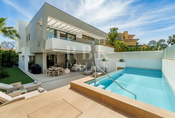 Available - Semi-detached house - Marbella - Costa del Sol