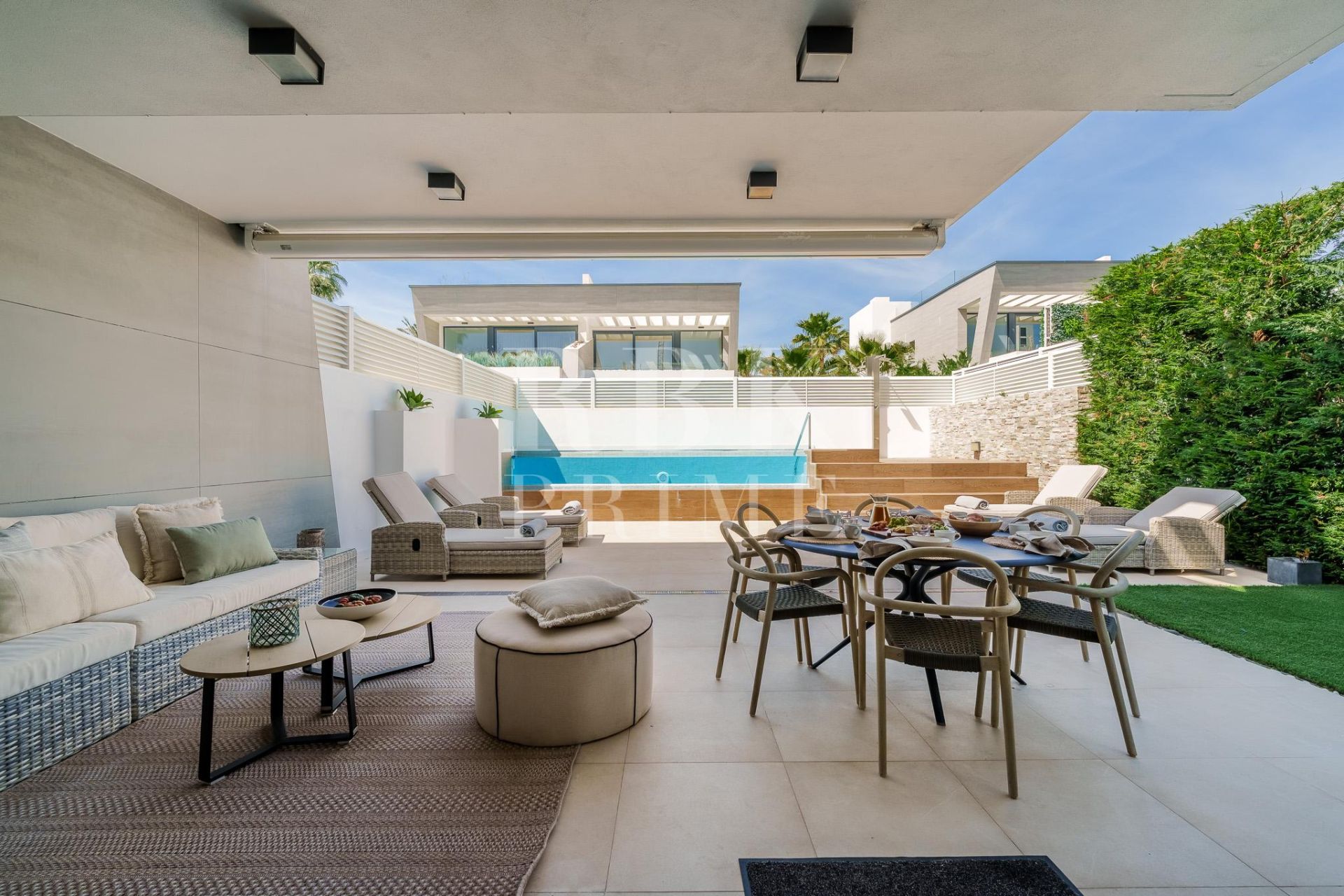Available - Semi-detached house - Marbella - Costa del Sol