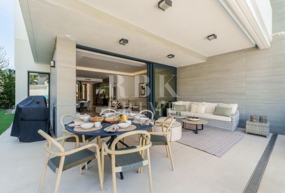 Available - Semi-detached house - Marbella - Costa del Sol