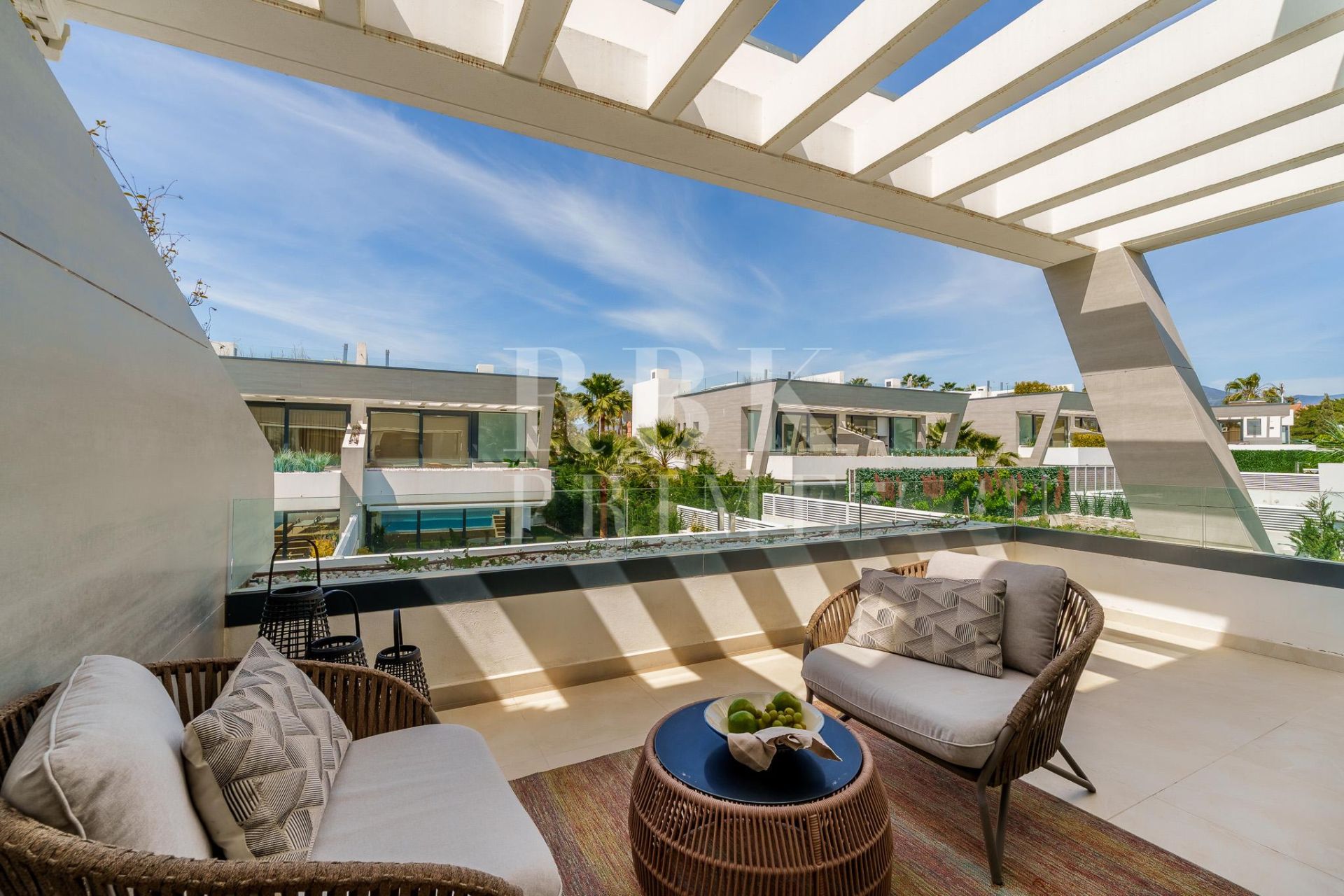 Available - Semi-detached house - Marbella - Costa del Sol