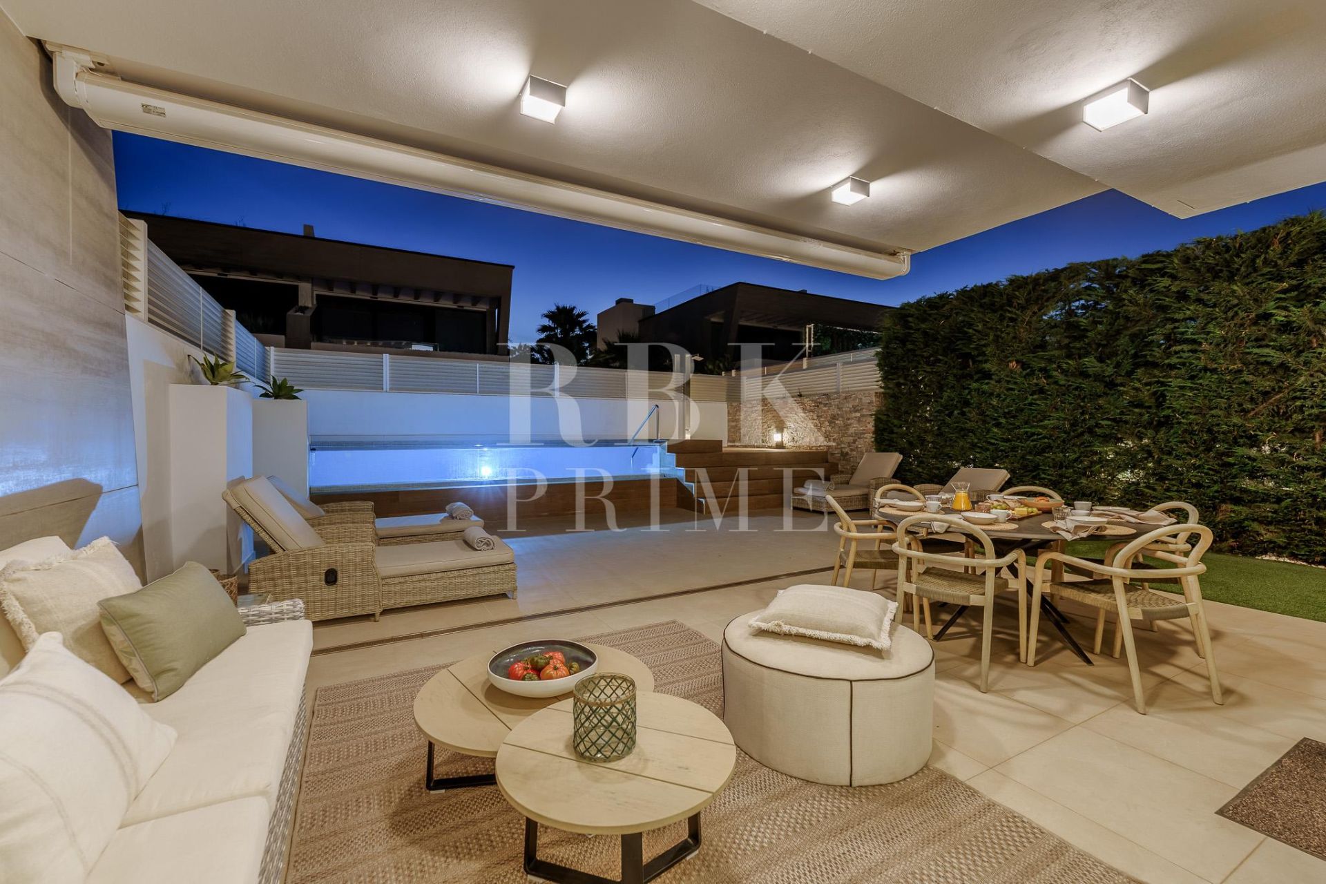 Available - Semi-detached house - Marbella - Costa del Sol