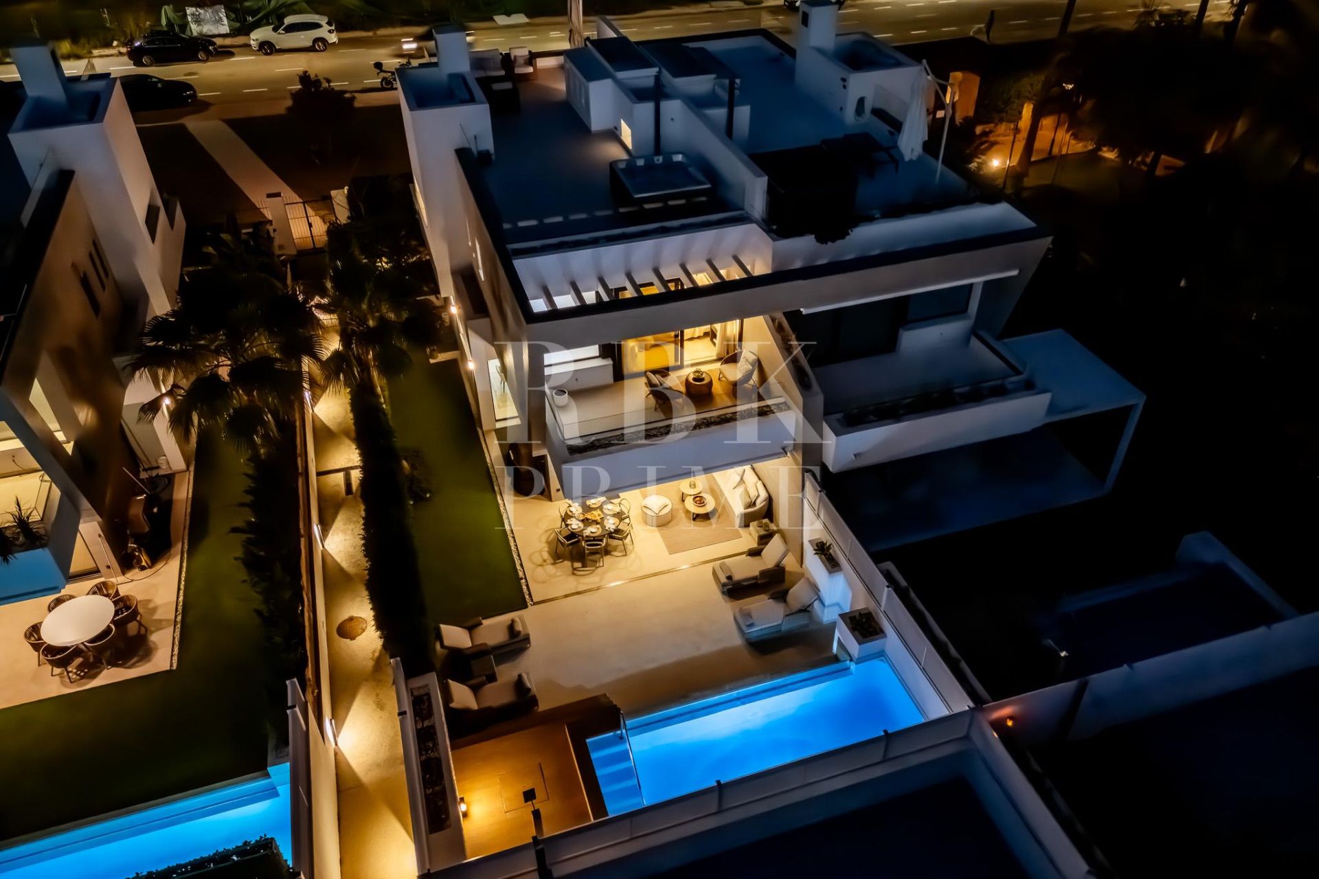 Available - Semi-detached house - Marbella - Costa del Sol
