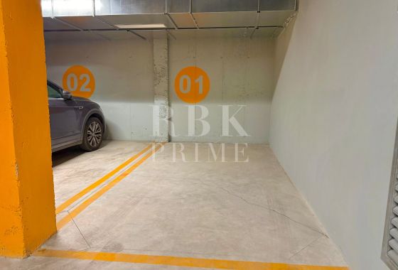 Parking · Available - Palma