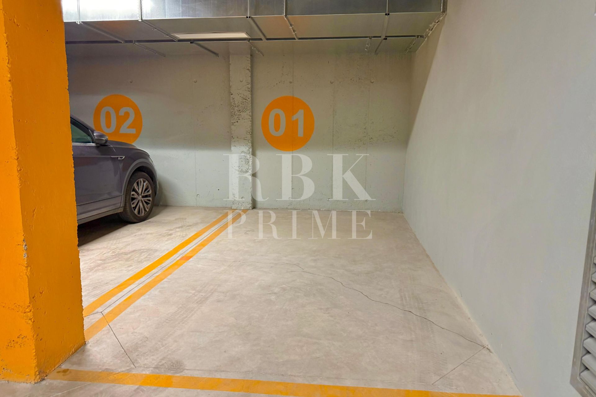 Available - Parking - Palma