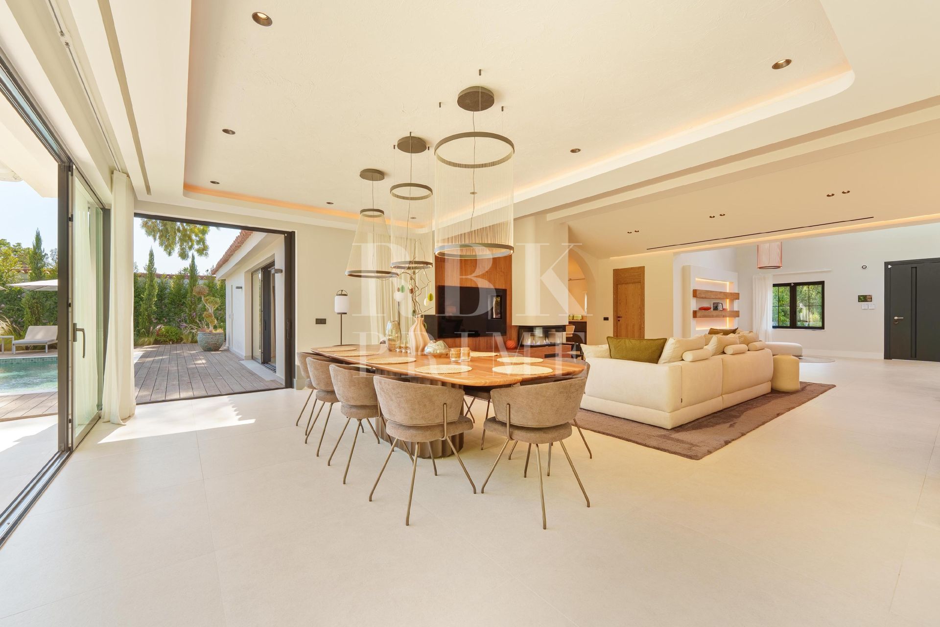 Available - Villa - Marbella - Costa del Sol