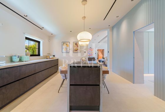 Villa · Available - Marbella · Málaga