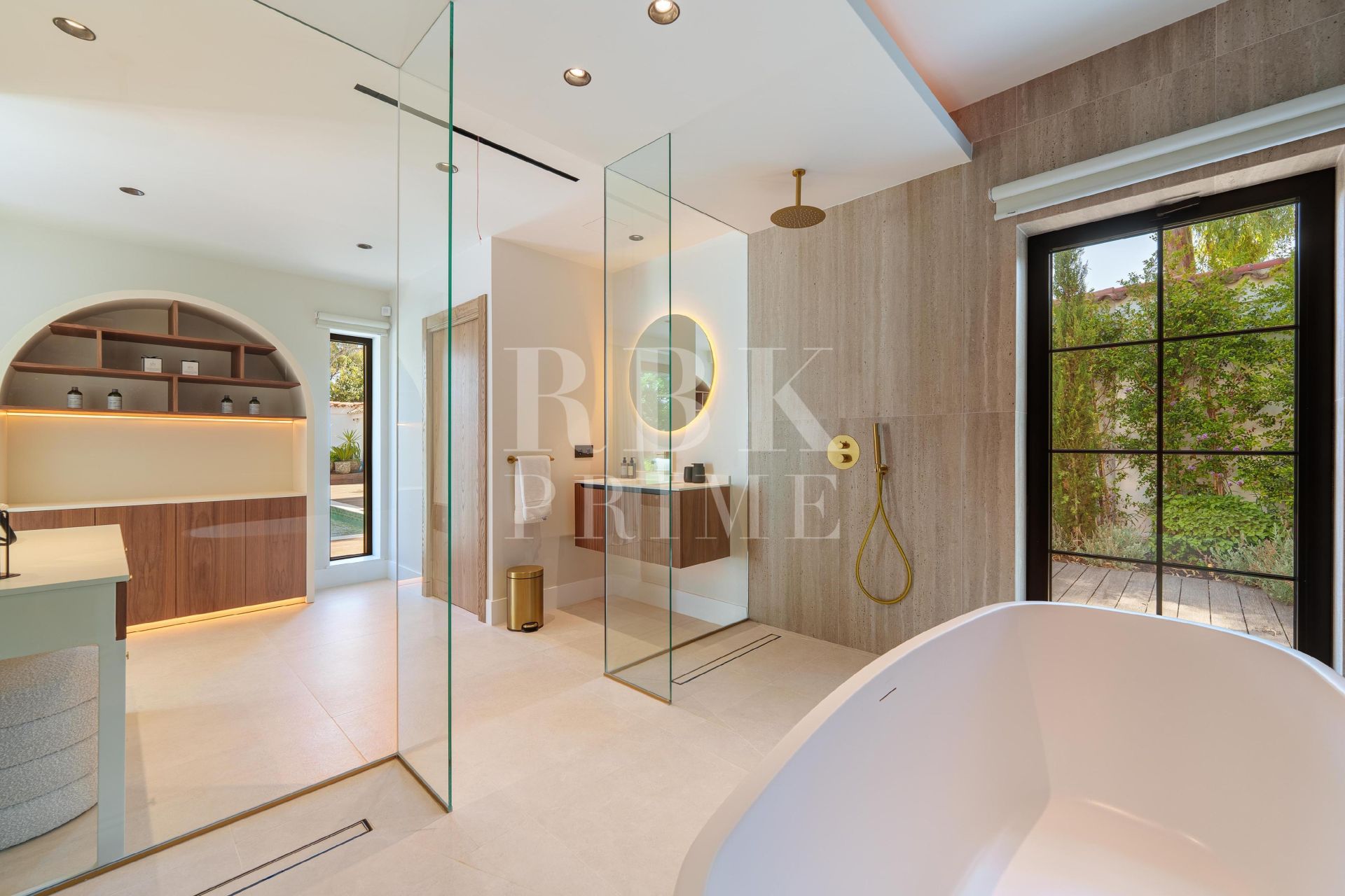 Available - Villa - Marbella - Costa del Sol