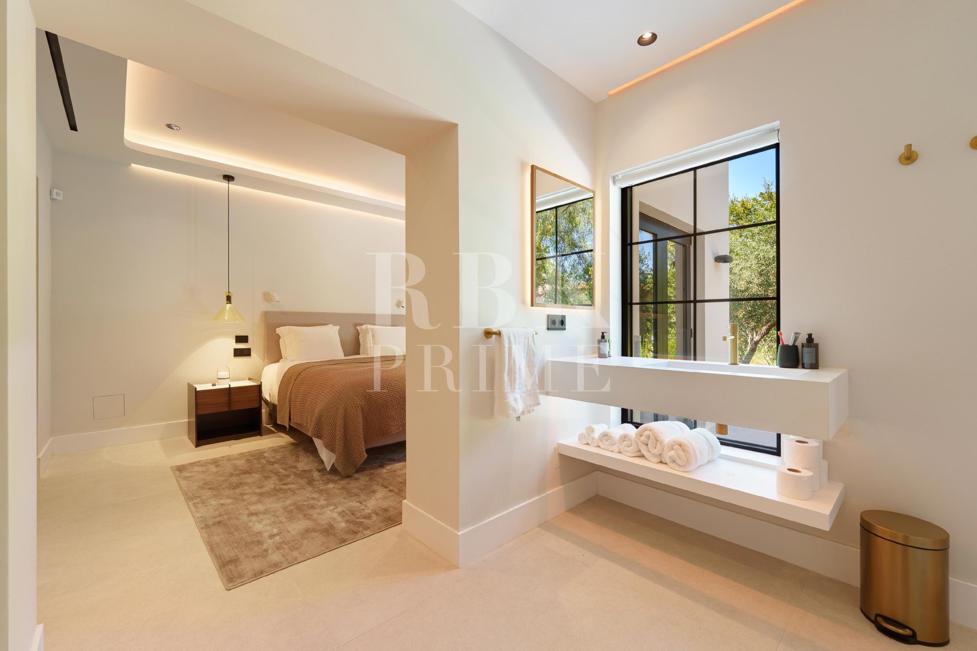 Available - Villa - Marbella - Costa del Sol
