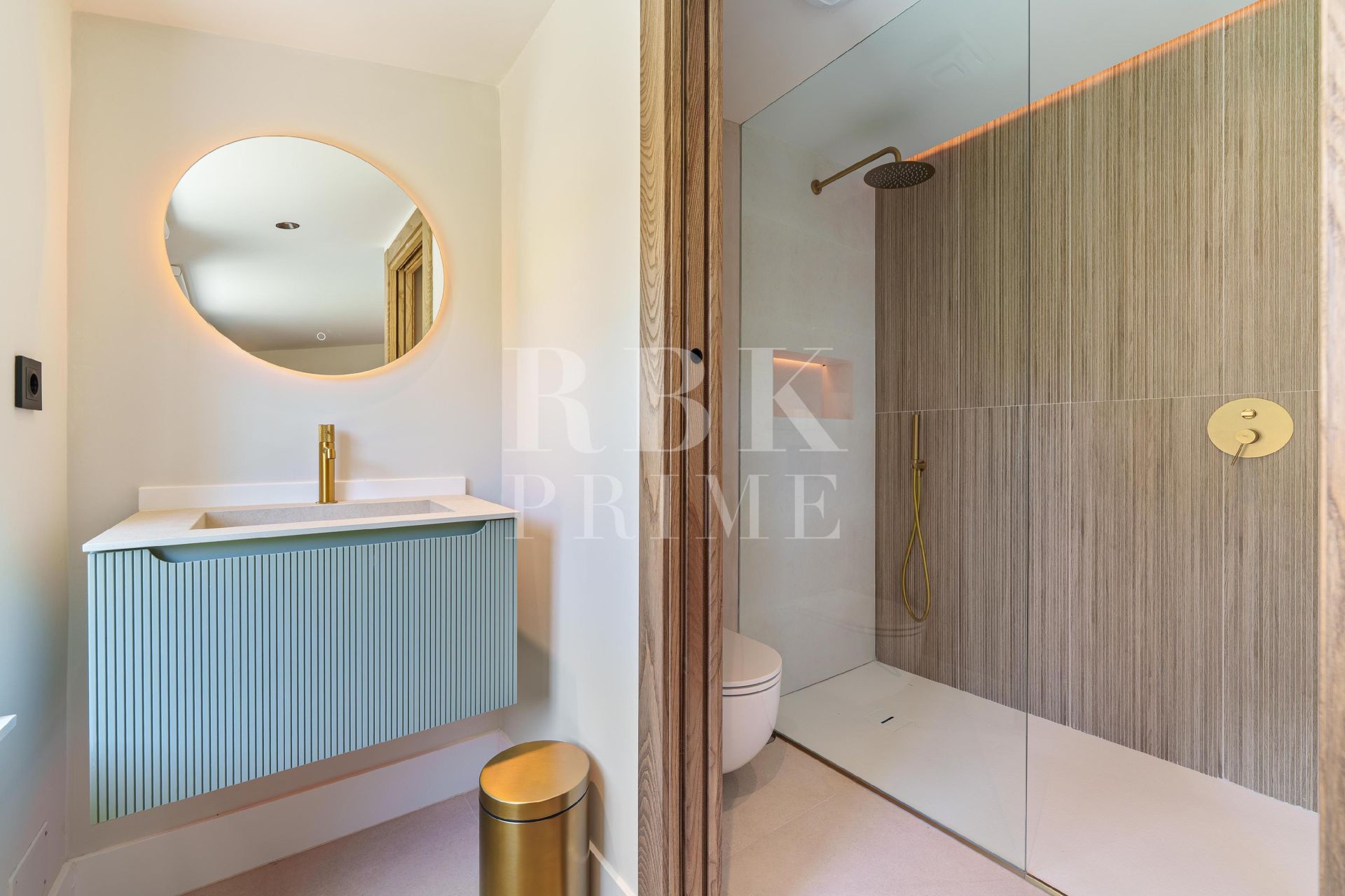 Available - Villa - Marbella - Costa del Sol