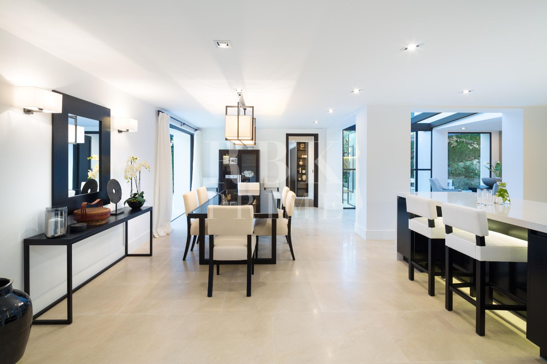 Available - Villa - Málaga - Costa del Sol