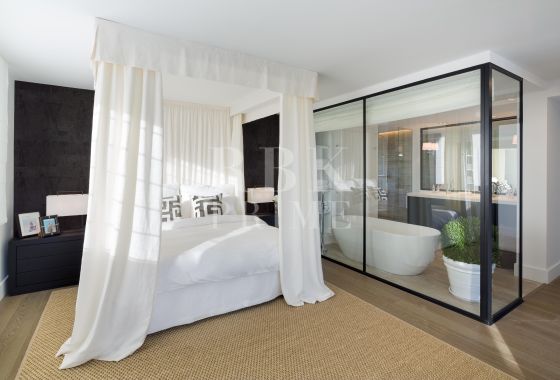Villa · Available - Málaga