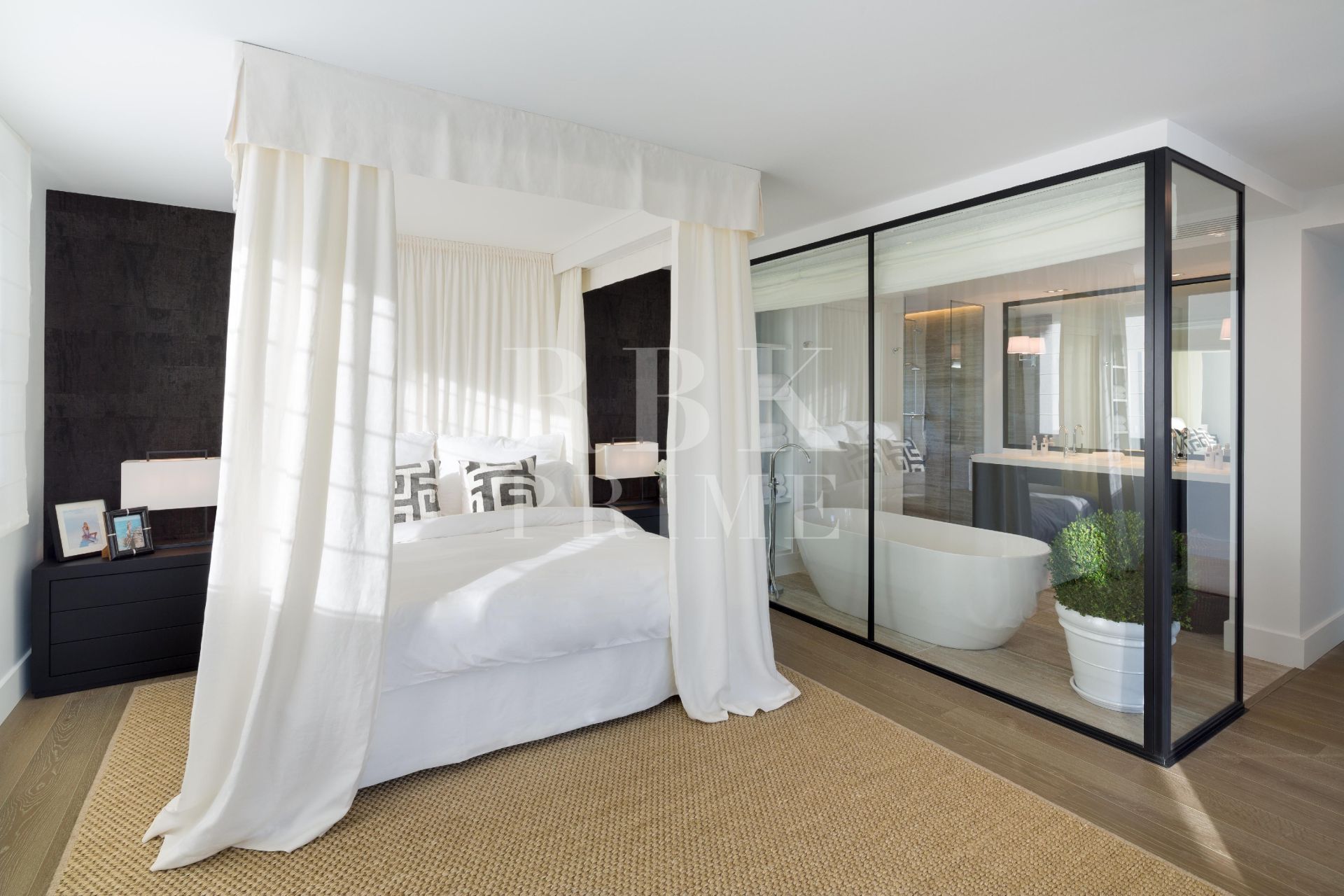 Available - Villa - Málaga - Costa del Sol
