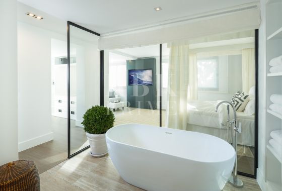 Villa · Available - Málaga