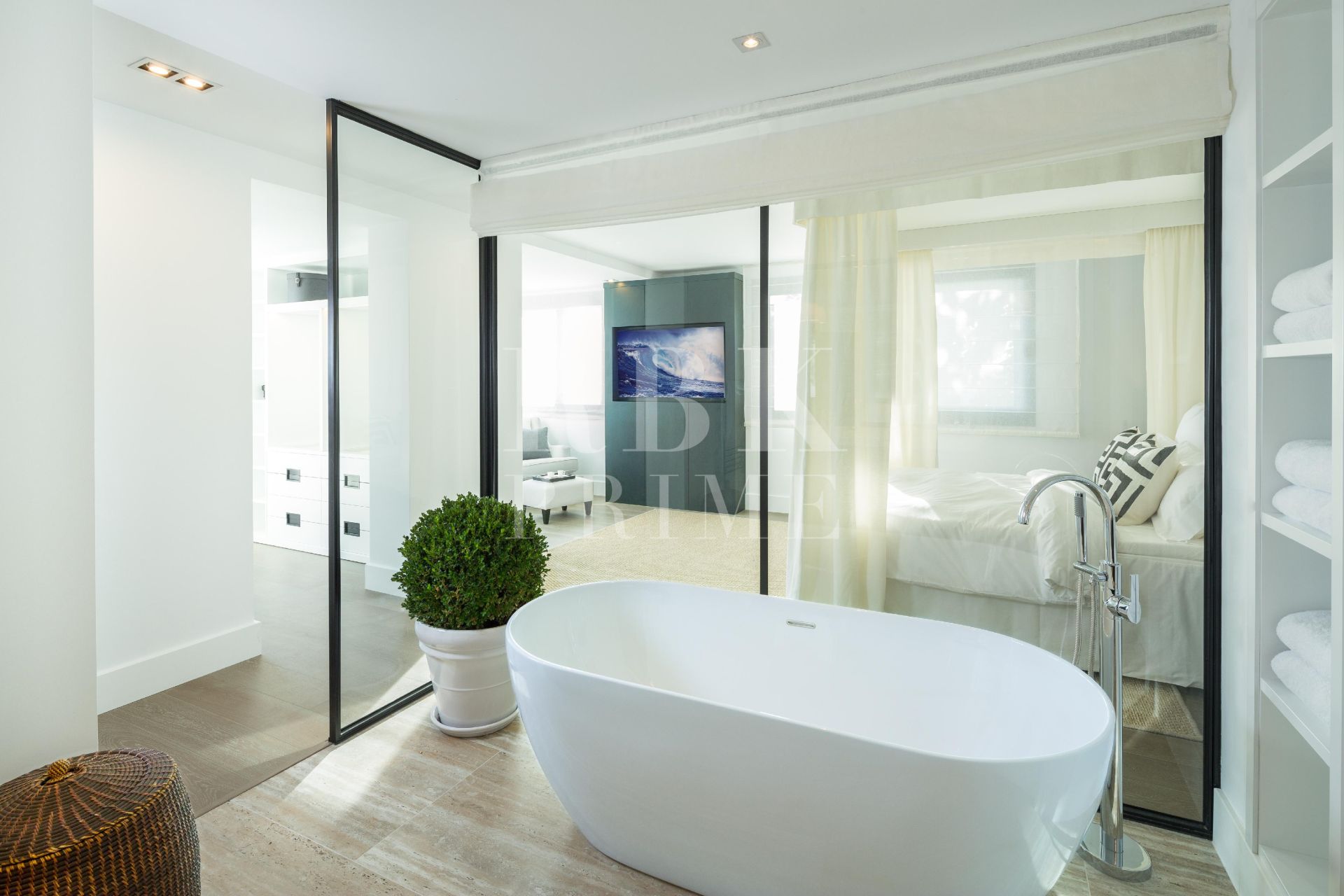 Available - Villa - Málaga - Costa del Sol