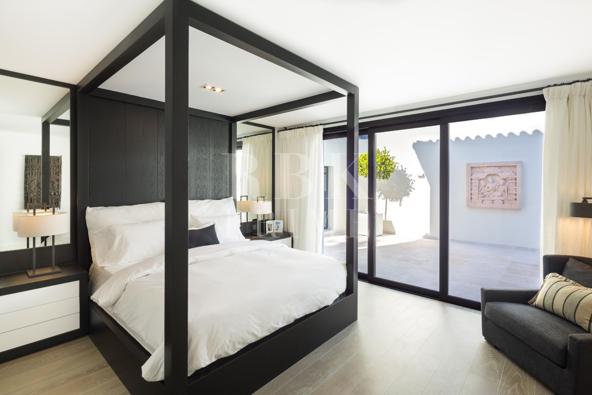 Available - Villa - Málaga - Costa del Sol