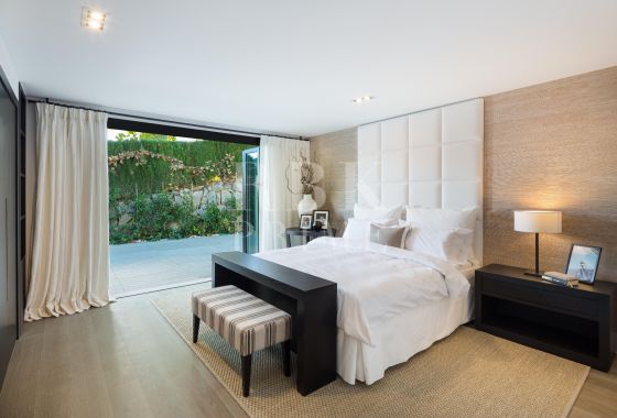 Villa · Available - Málaga
