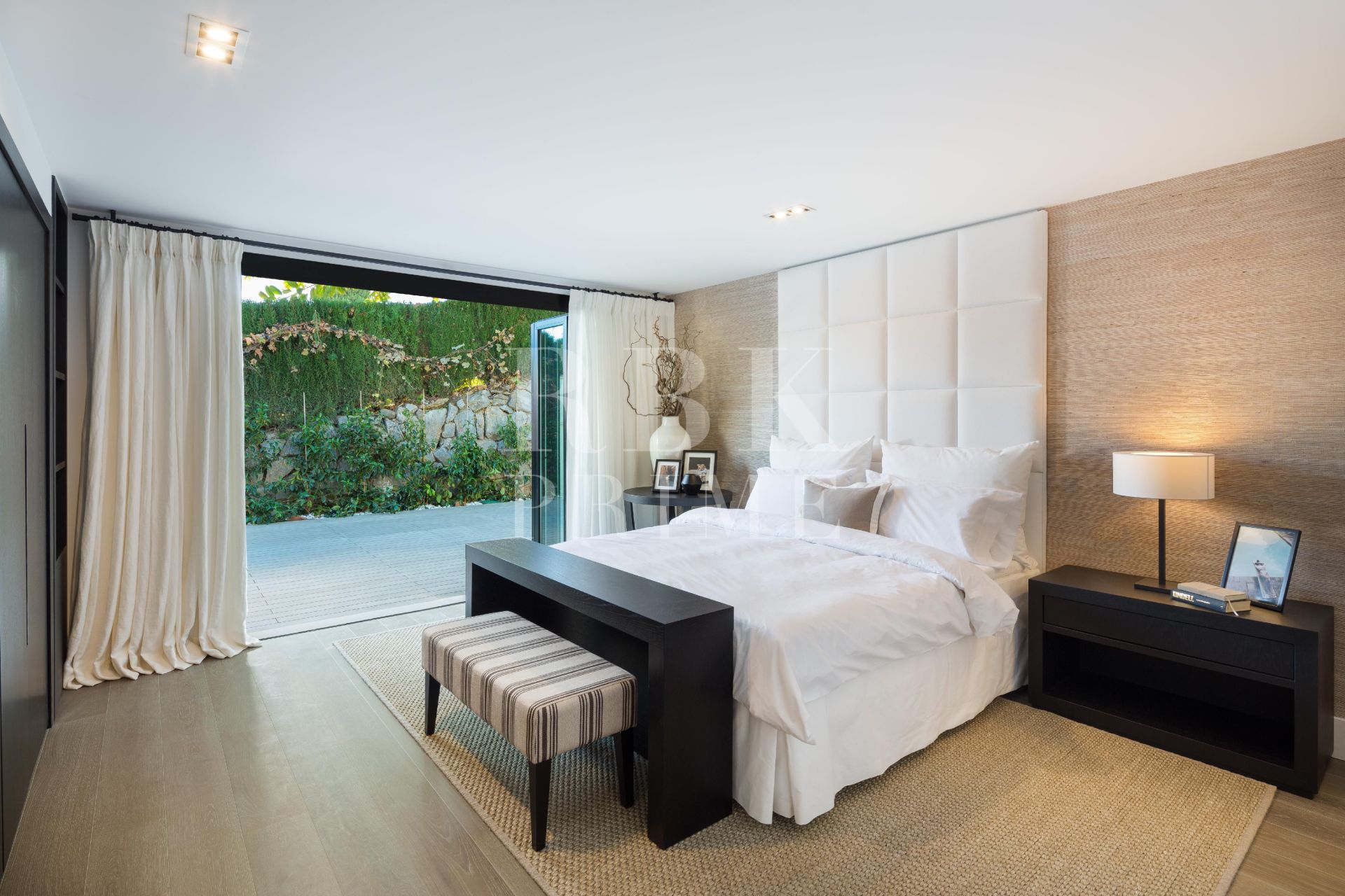 Available - Villa - Málaga - Costa del Sol