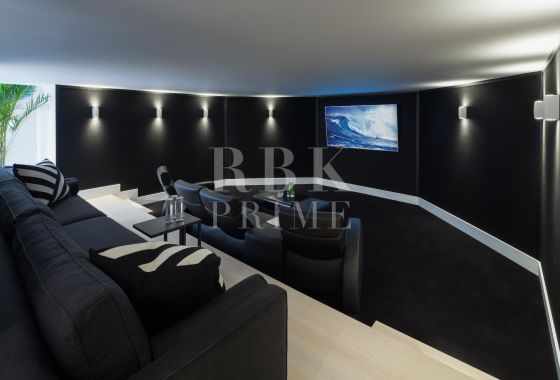 Villa · Available - Málaga