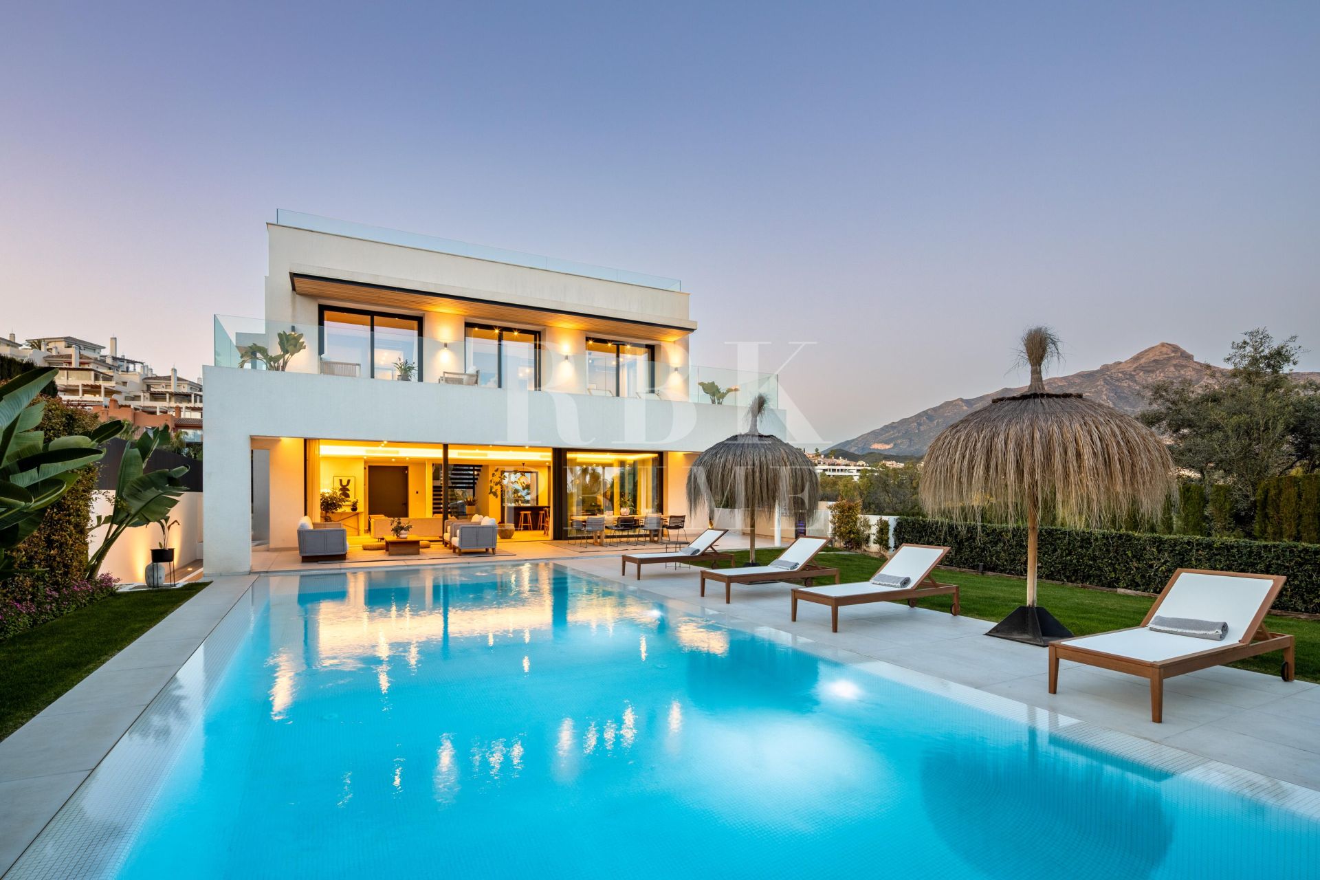 Available - Villa - Málaga - Costa del Sol