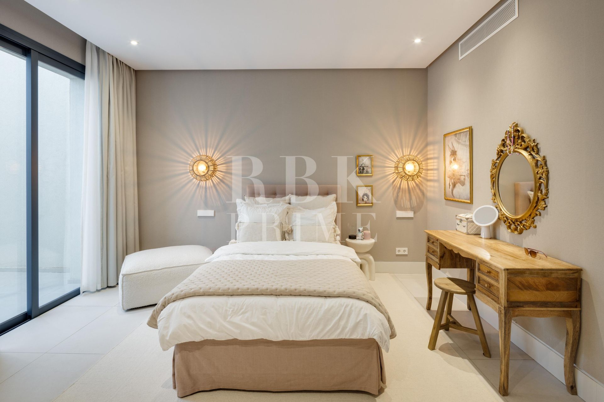 Available - Villa - Málaga - Costa del Sol