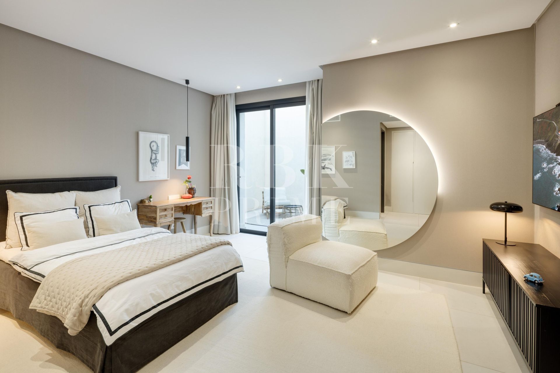 Available - Villa - Málaga - Costa del Sol