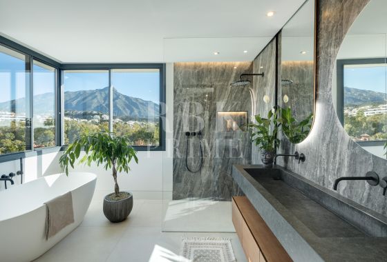 Villa · Available - Málaga