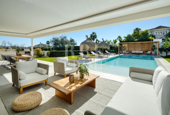 Villa · Available - Málaga