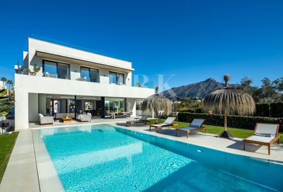 Villa · Available - Málaga