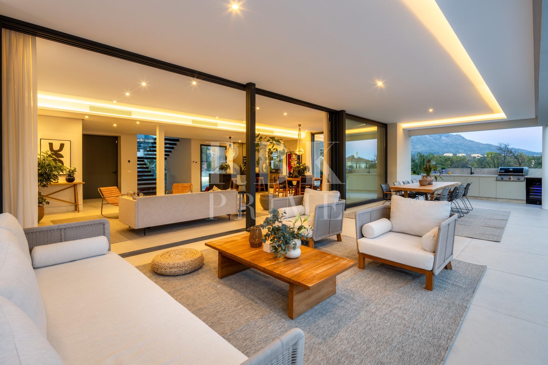 Available - Villa - Málaga - Costa del Sol
