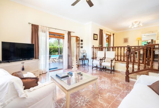 Country property · Available - Palma