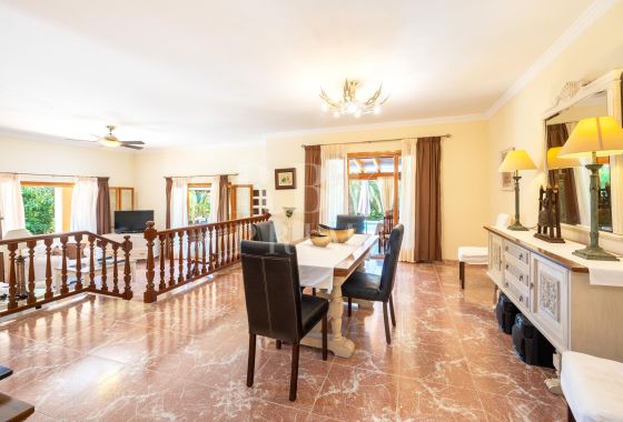 Country property · Available - Palma