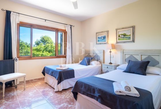 Country property · Available - Palma
