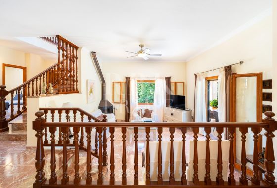 Country property · Available - Palma