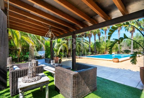 Country property · Available - Palma