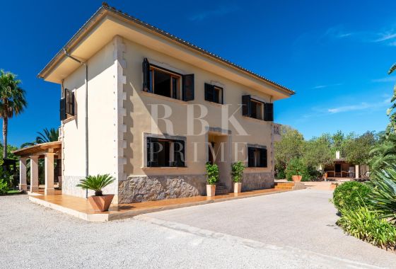 Country property · Available - Palma