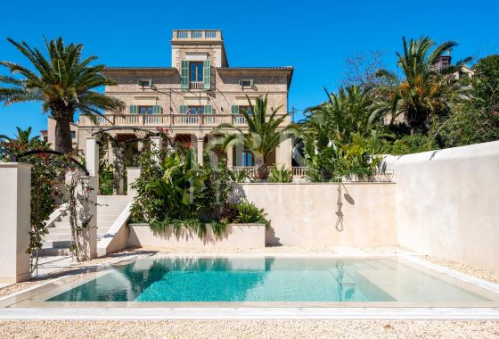 Palace · Available - Palma