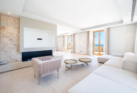 Palace · Available - Palma
