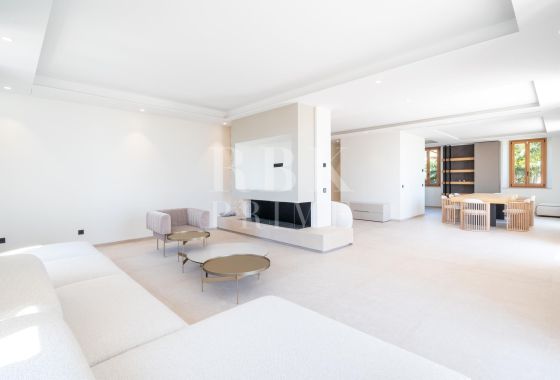 Palace · Available - Palma