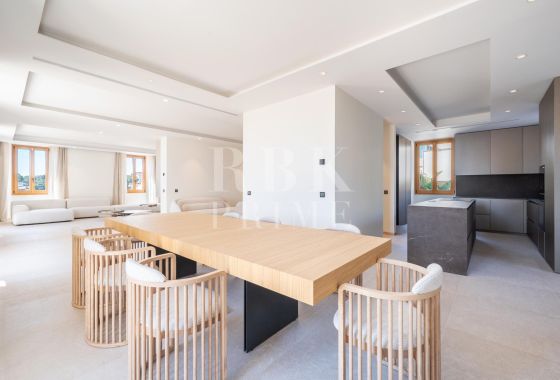 Palace · Available - Palma