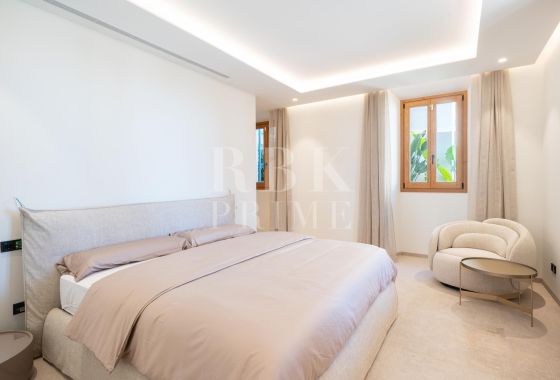 Palace · Available - Palma