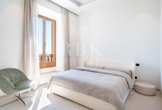 Palace · Available - Palma