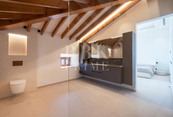 Palace · Available - Palma