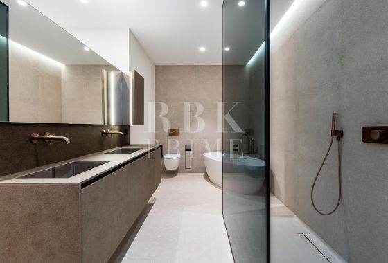 Palace · Available - Palma