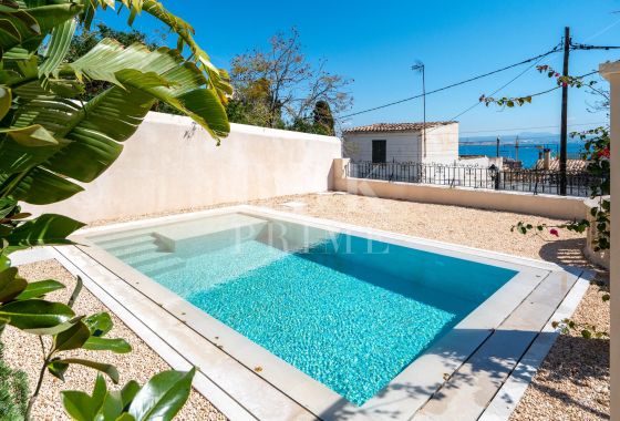 Palace · Available - Palma
