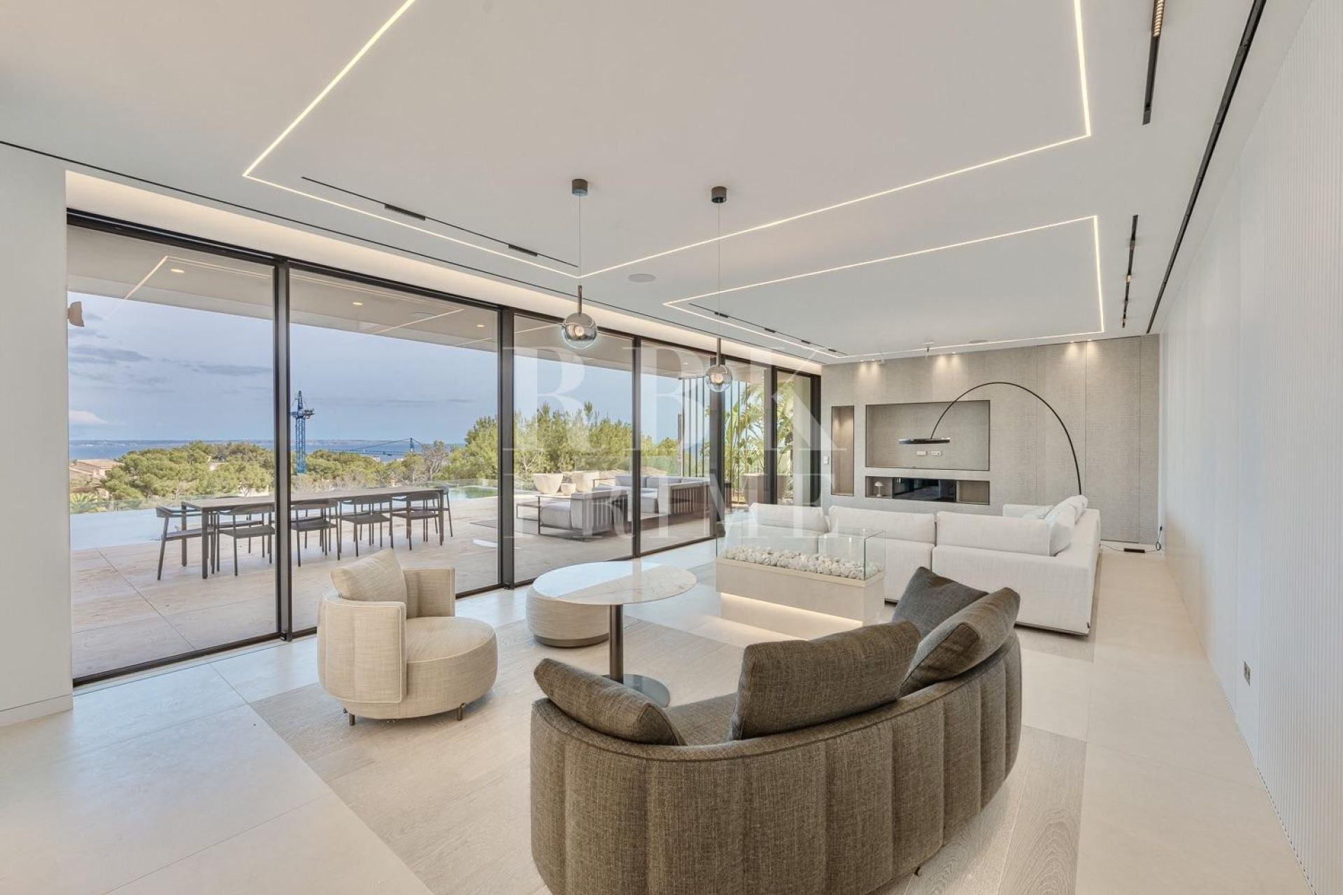 Available - Villa - Calvià